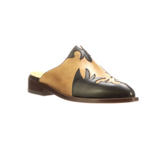 Load image into Gallery viewer, Patti Wingtip :: Natural + Black
