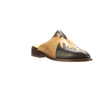 Load image into Gallery viewer, Patti Wingtip :: Natural + Black
